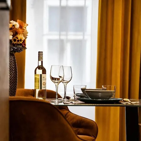 Magic Brilliant - District 7 Nights For 2 By Nw * Boedapest