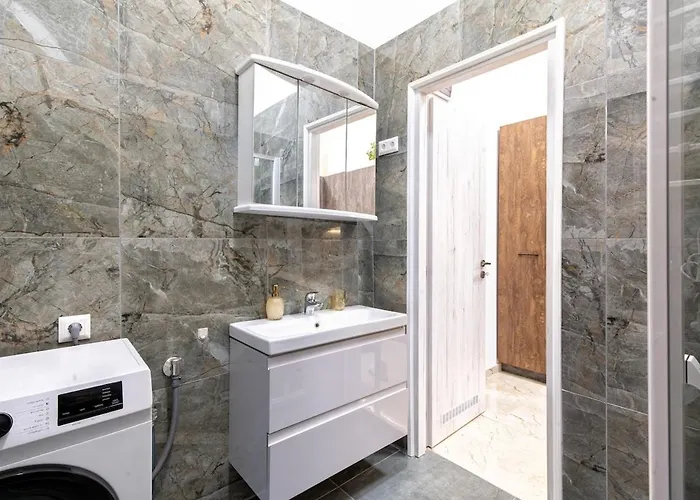 Magic Brilliant - District 7 Nights For 2 By Nw بودابست