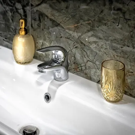 Appartamento Magic Brilliant - District 7 Nights For 2 By Nw Budapest